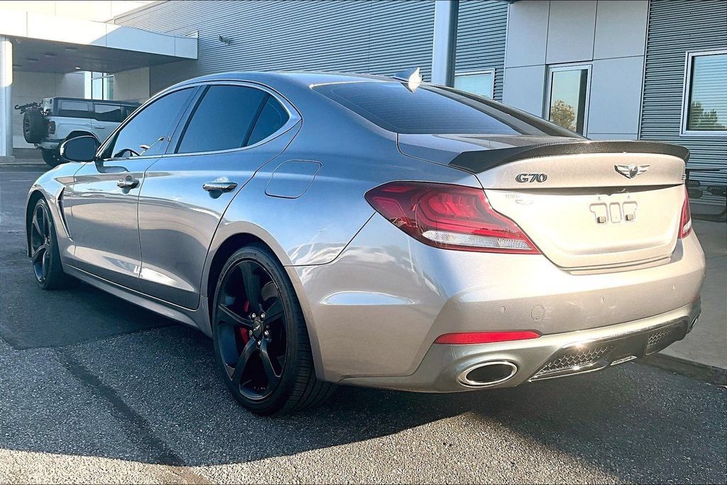 Used 2021 Genesis G70 3.3T RWD image 3