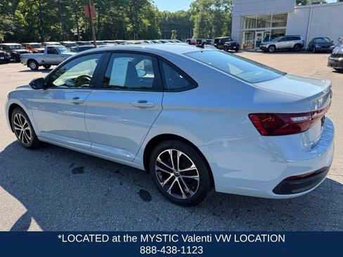 Certified 2025 Volkswagen Jetta Sport FWD image 8