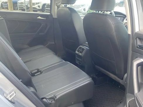 Used 2022 Volkswagen Tiguan SE FWD image 11