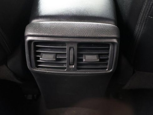 Used 2019 Nissan Rogue SL image 49