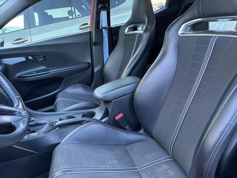 Used 2022 Hyundai Veloster N image 5