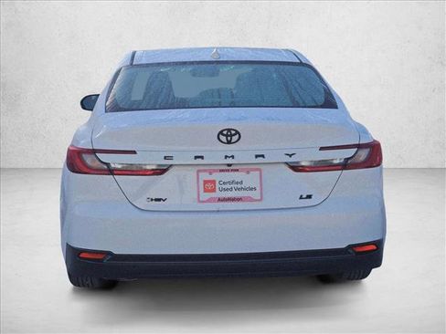 Used 2025 Toyota Camry LE image 7
