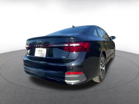 Used 2025 Volkswagen Jetta SE image 12