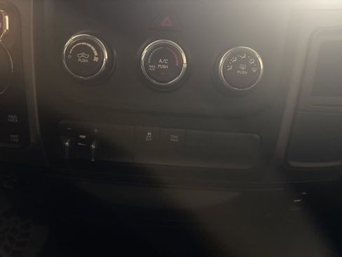 Certified 2018 RAM 1500 Express image 37