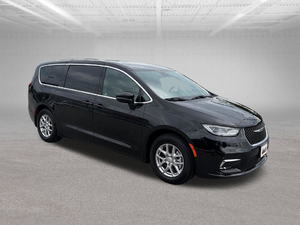 Used 2025 Chrysler Pacifica Select FWD image 8