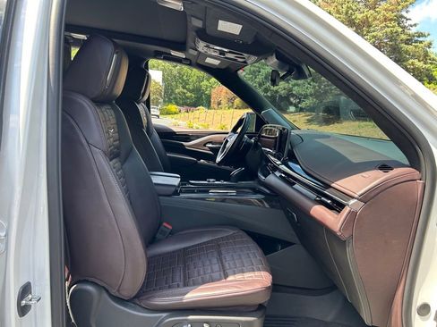 Used 2023 Cadillac Escalade V w/ LPO, ONYX Package AWD/4WD image 51