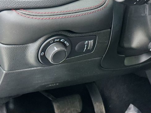 Certified 2025 Dodge Durango GT AWD/4WD image 17