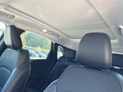 New 2025 Ford Escape SE image 31