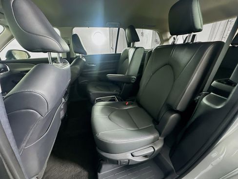 Used 2025 Toyota Grand Highlander FWD image 27