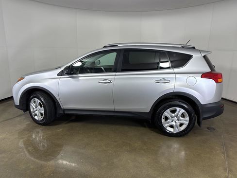 Used 2013 Toyota RAV4 LE AWD/4WD image 13