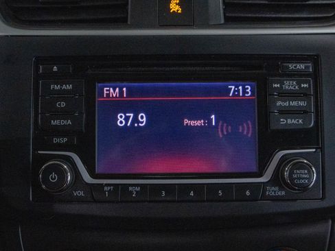 Used 2018 Nissan Sentra S w/ Appearance Package image 8