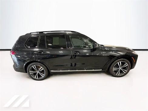 Used 2023 BMW X7 xDrive40i w/ M Sport Package image 4