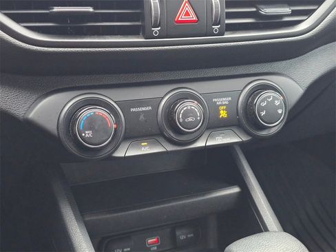 Used 2022 Kia Forte LXS image 19