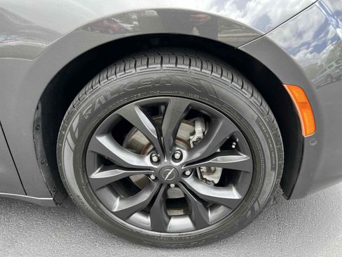 Used 2019 Chrysler Pacifica Limited w/ Advanced Safetytec Group FWD image 76