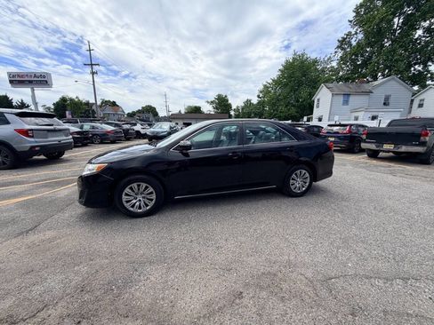 Used 2014 Toyota Camry LE FWD image 36