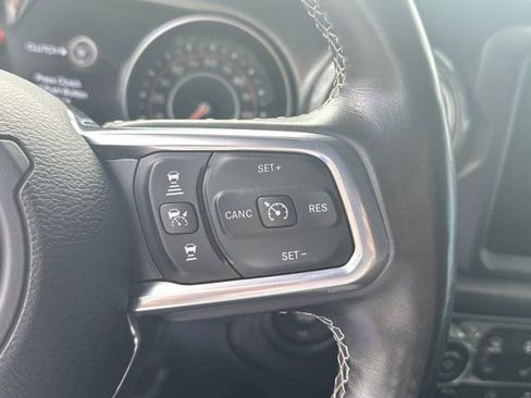 Certified 2020 Jeep Gladiator Overland image 27