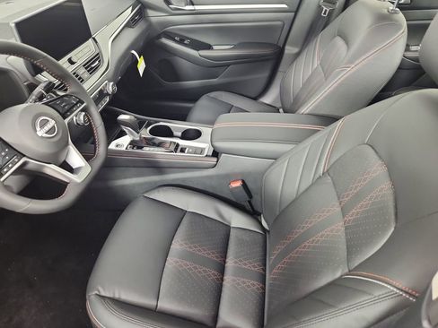 New 2025 Nissan Altima 2.5 SR w/ SR Premium Package AWD/4WD image 9
