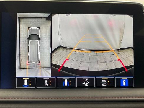 Used 2023 Chevrolet Suburban RST w/ Luxury Package image 4