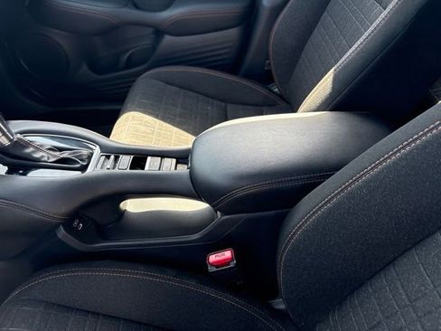Used 2025 Honda HR-V Sport image 15