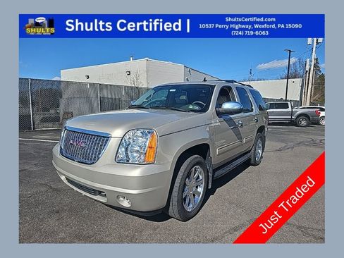 Used 2013 GMC Yukon SLT w/ SLT Chrome Package image 1