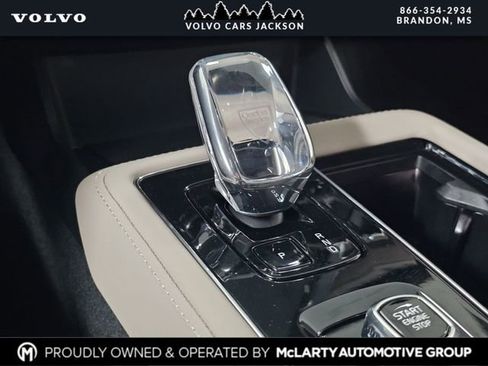 New 2026 Volvo XC90 B6 Plus w/ Protection Package Premier image 18