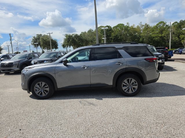 Used 2026 Nissan Pathfinder SV FWD image 5