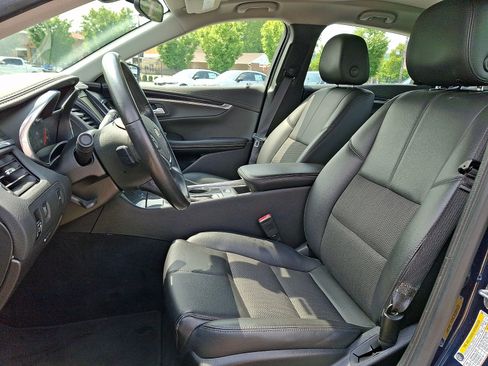 Used 2018 Chevrolet Impala LT FWD image 13
