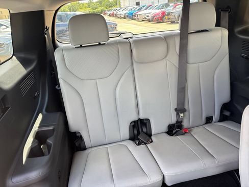 Used 2025 Hyundai Palisade SEL FWD image 32