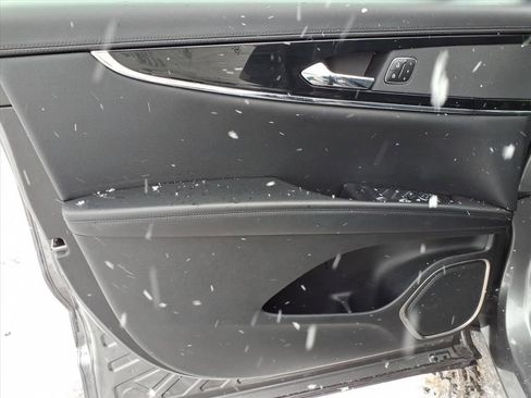 Certified 2023 Lincoln Nautilus AWD w/ Premium Package image 12