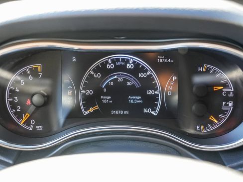 Used 2017 Jeep Grand Cherokee Limited image 18