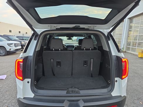Used 2022 GMC Acadia SLT w/ Elevation Edition FWD image 13