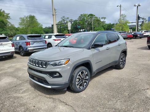 Used 2024 Jeep Compass Limited AWD/4WD image 4