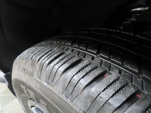 Used 2024 Chevrolet Silverado 1500 RST w/ Convenience Package II image 7