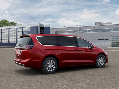 New 2027 Chrysler Pacifica Select FWD image 4