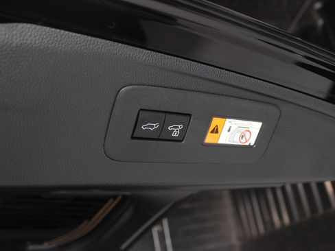 Used 2025 Toyota Land Cruiser image 65