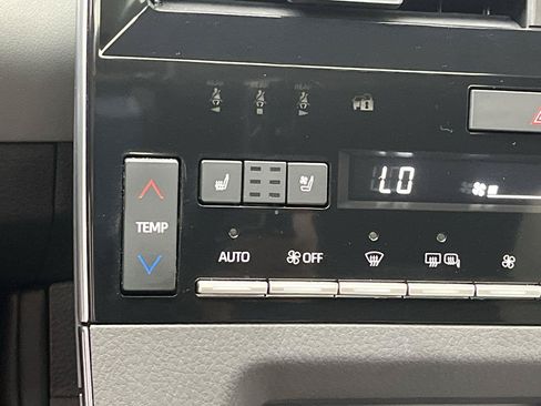 Used 2021 Toyota Avalon Limited w/ Advanced Safety Package FWD image 23