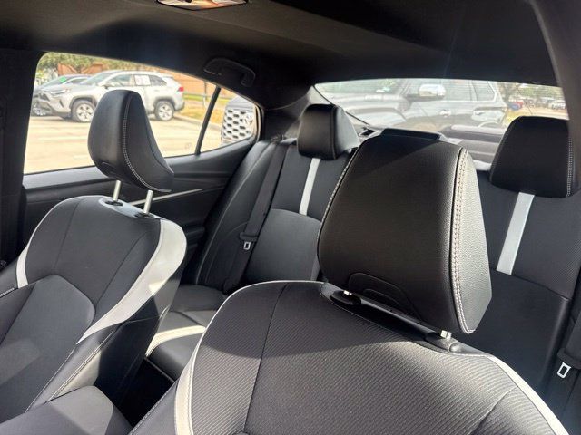 Used 2025 Toyota Camry SE FWD image 9