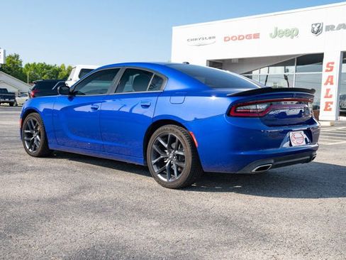 Used 2021 Dodge Charger SXT w/ Blacktop Package image 3