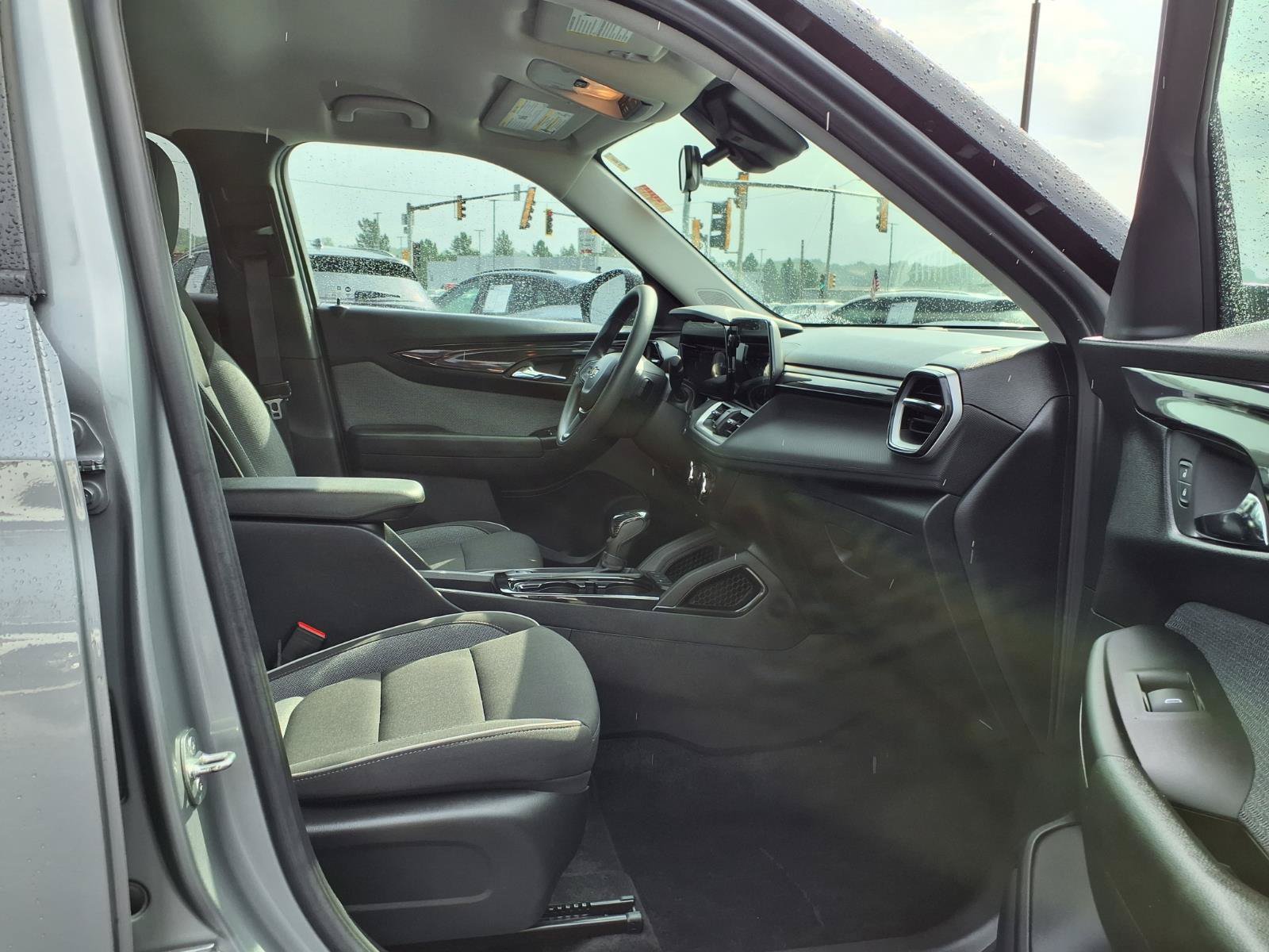 Used 2024 Chevrolet TrailBlazer LS w/ LS Convenience Package FWD image 21