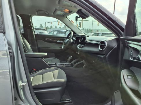 Used 2024 Chevrolet TrailBlazer LS w/ LS Convenience Package FWD image 21