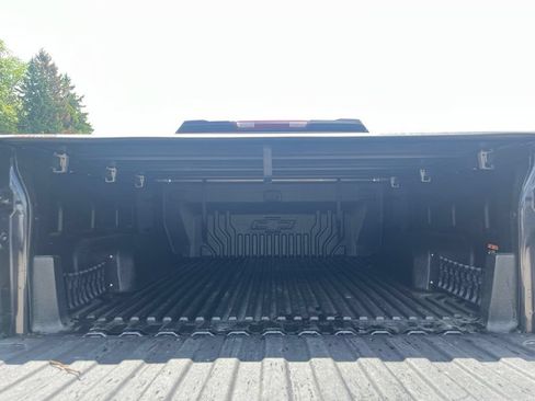 Used 2023 Chevrolet Silverado 1500 LT AWD/4WD image 13