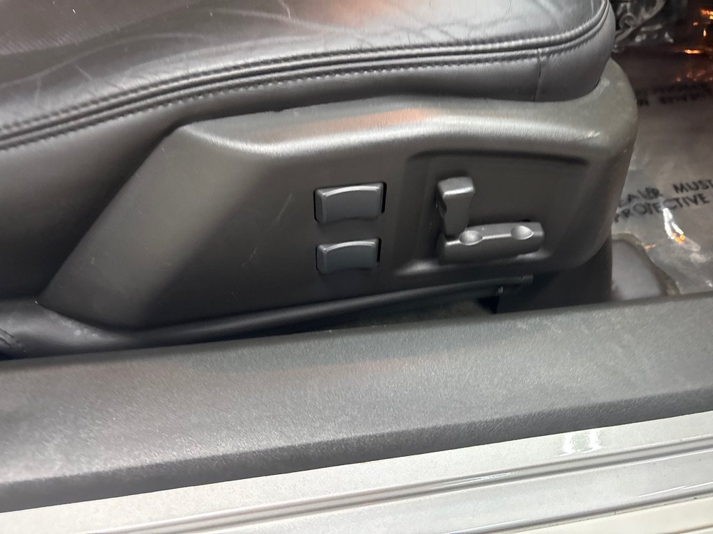 Used 2006 Cadillac XLR RWD image 35