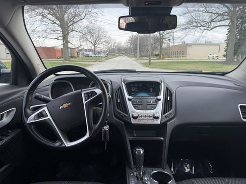 Used 2017 Chevrolet Equinox LT w/ Convenience Package image 11