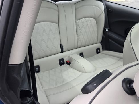 Used 2023 MINI Cooper 2-Door Hardtop w/ Signature Upholstery Package FWD image 15