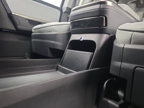 Used 2025 Rivian R1S Adventure AWD/4WD image 33