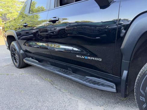 Certified 2024 Chevrolet Silverado EV W/T AWD/4WD image 7