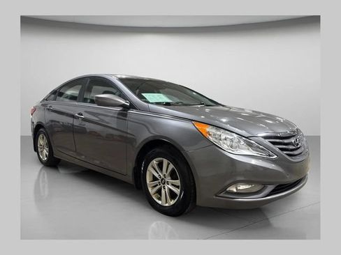 Used 2013 Hyundai Sonata GLS w/ Popular Equipment Pkg FWD image 1