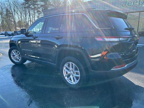 Used 2023 Jeep Grand Cherokee Laredo w/ Luxury Tech Group I image 11