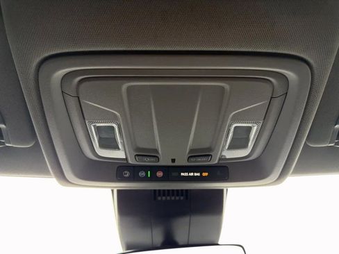 Used 2023 Chevrolet Silverado 1500 Custom image 21