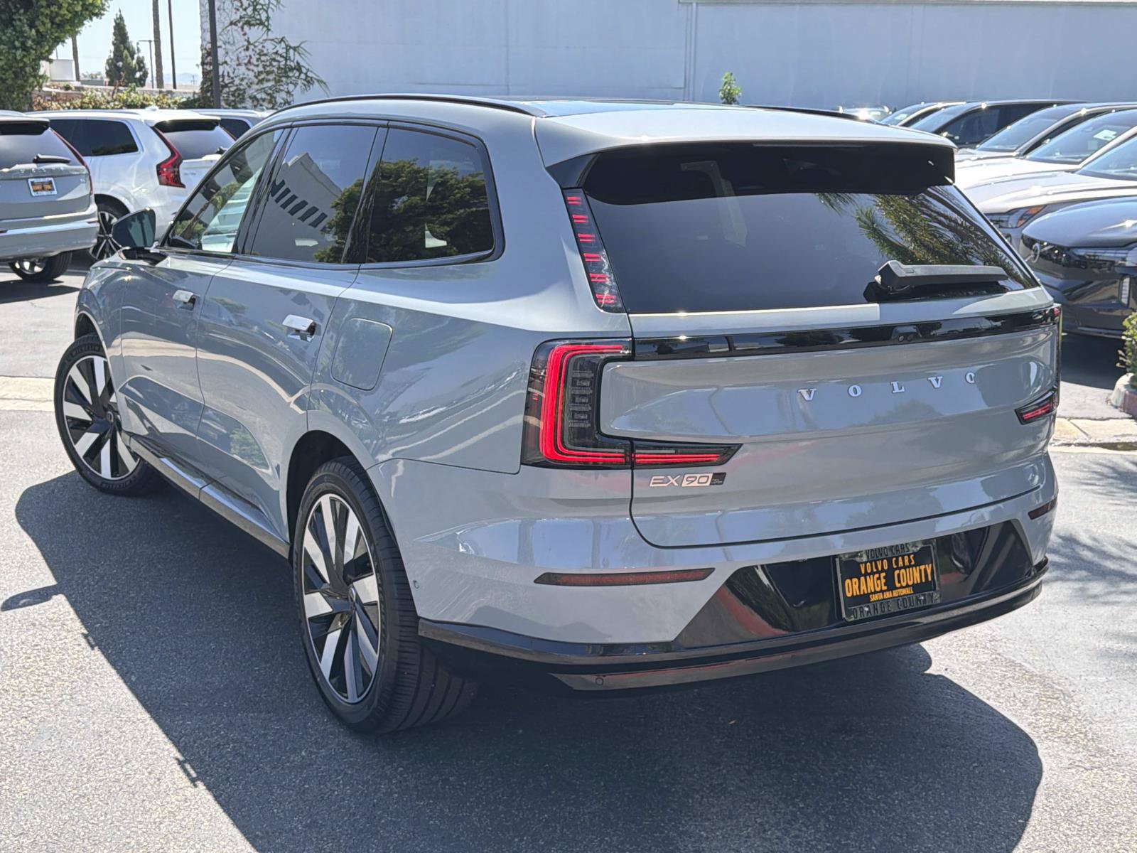 Certified 2025 Volvo EX90 Plus AWD/4WD image 7